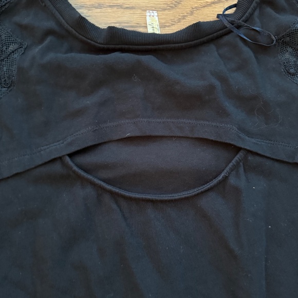 FREE PEOPLE Sweatshirt top lace accents size LARGE versatile - Picture 4 of 5